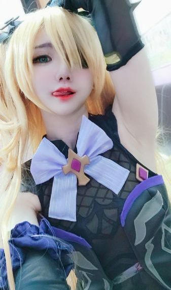 伸进内衣揉捏她的乳尖的视频动漫_蓝光全集在线观看